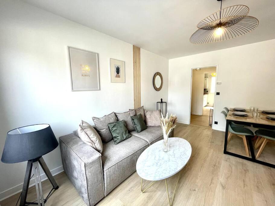 Appartement L'Instant Present - Calme & Elegant Proche Gare à Roanne Extérieur photo